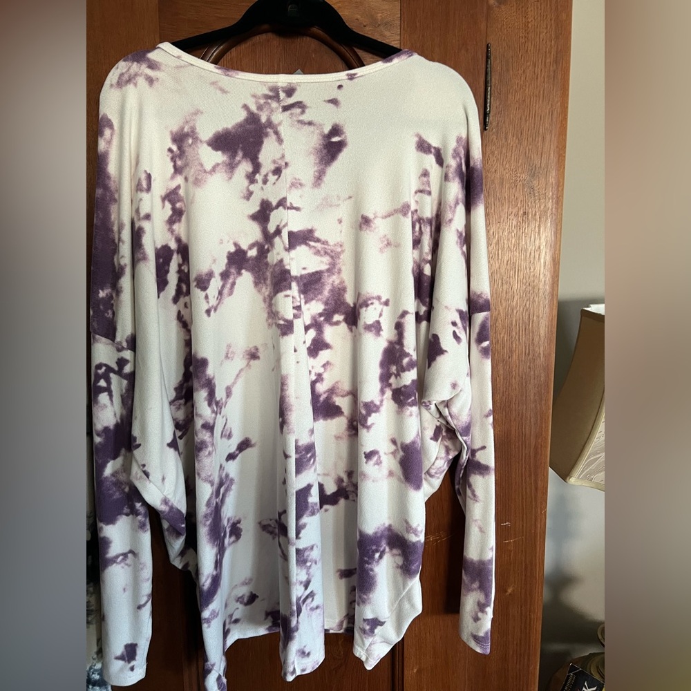 Chic Purple Tie-Dye Women's Tunic - Picture 2 of 4